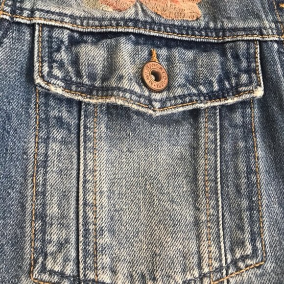 NWOT Vintage DenimJacket with Lrge Back Embroidery - Picture 5 of 13